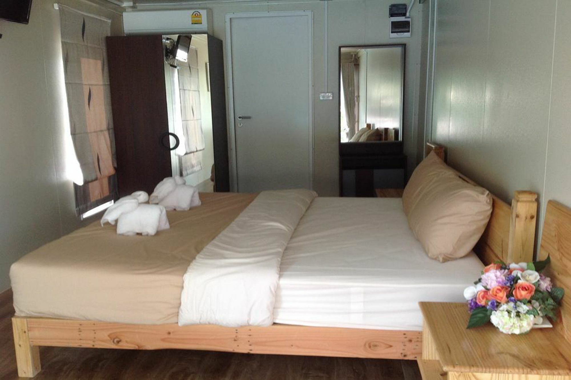 Готель Check In And Chill Out Ban Laem Sok Екстер'єр фото