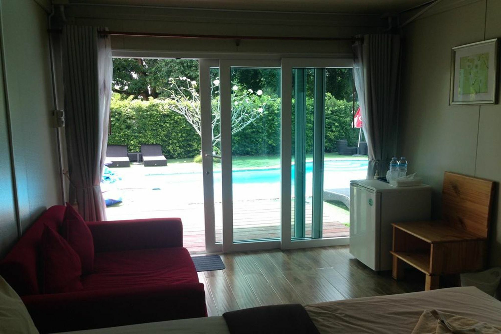 Готель Check In And Chill Out Ban Laem Sok Екстер'єр фото